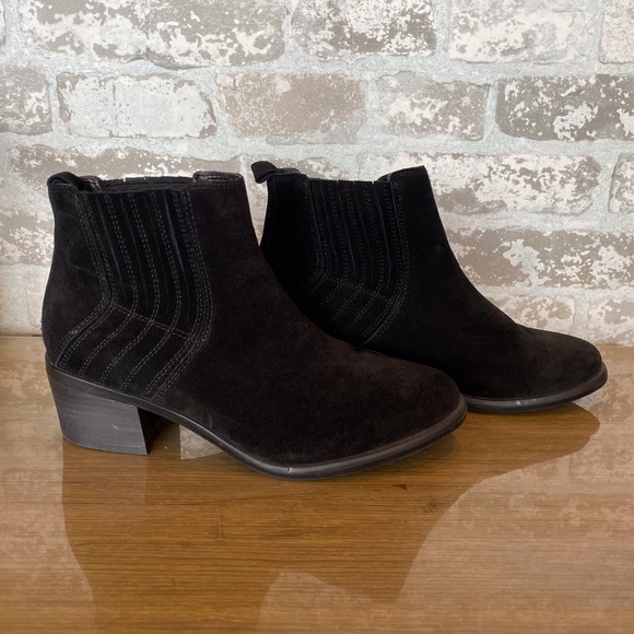 Franco Fortini Shoes - Like New Franco Fortini Darcie Black Suede Booties SZ 9.5